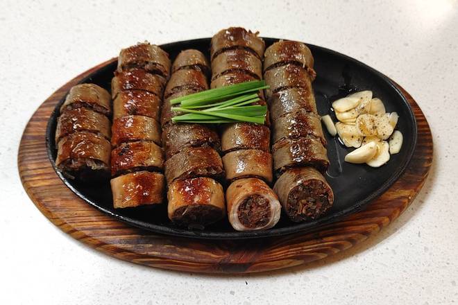 grilled korean style blood sausage only (모듬순대 순대만 猪级胃血场拼盘)